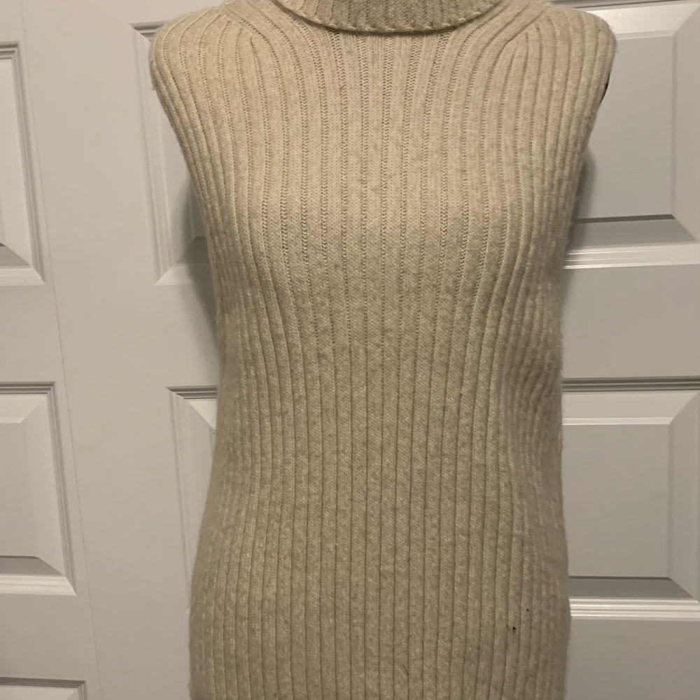 H&M Cream Ribbed Sleeveless Turtleneck